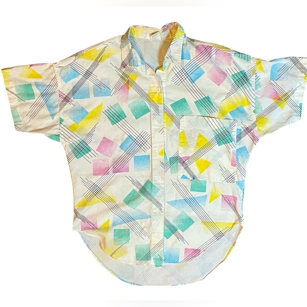 Vintage 80’s Limited Collection short sleeve button up. Women’s small.​​​​​